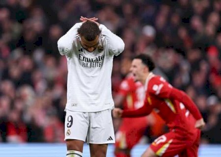 Lenda da França, Platini se diz preocupado com Mbappé: 'Está perdido'