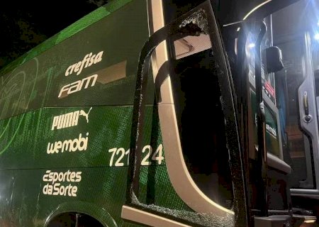 Ataque a ônibus do Palmeiras acende alerta sobre risco de violência também no futebol feminino