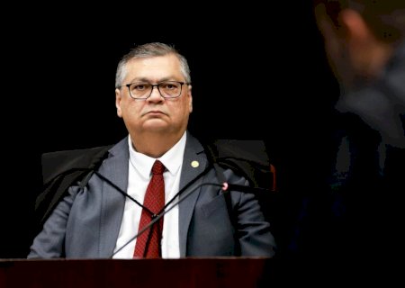 Dino fala em discutir internet e redes sociais após explosões em Brasília