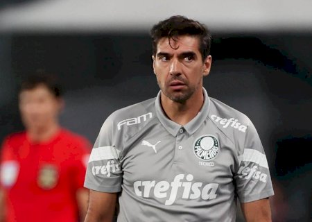 Abel Ferreira conversa com o Sporting e aceitaria baixar salário, diz jornal português