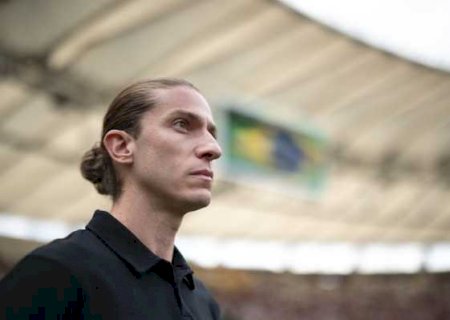 Filipe Luis já trabalha por substituto de Gabigol para a próxima temporada