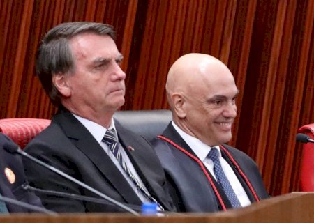 Risco de fuga faz Moraes barrar viagem de Bolsonaro aos EUA para posse de Trump