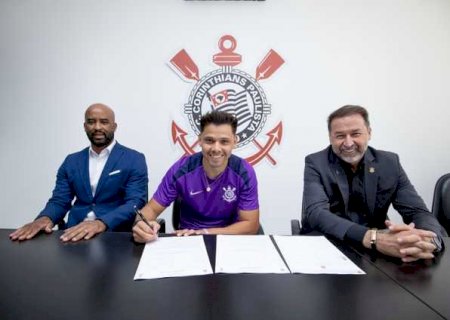 Corinthians anuncia a renovação de contrato do atacante Romero