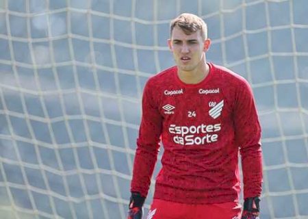 Quem é Léo Linck? Saiba mais sobre o novo goleiro do Botafogo, ex-Athletico