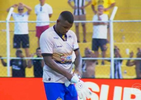 Zagueiro Marreta vira goleiro e segura vitória do Sampaio Corrêa contra o Botafogo: 'Pode me chamar de coringa'