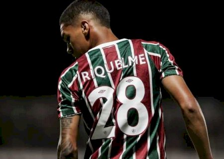 Novo xodó, Riquelme se destaca no Carioca e mostra credenciais para furar fila no Fluminense