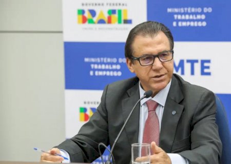 Ministro do Trabalho critica política de aumento da Selic