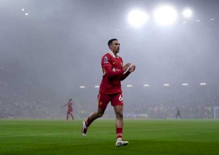 Liverpool oferece R$ 590 milhões para tentar segurar lateral Alexander-Arnold