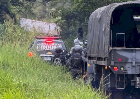 PM usa bombas de efeito moral e expulsa invasores de fazenda dos Bumlai
