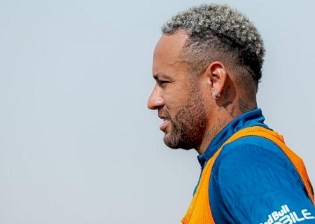 Atacante brasileiro está com contrato acabando no Al-Hilal e não deve ter seu vínculo renovado