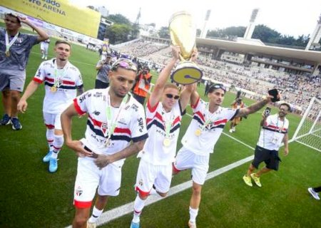 Matheus Alves provoca o Corinthians após título: 'Falaram que iam amassar'