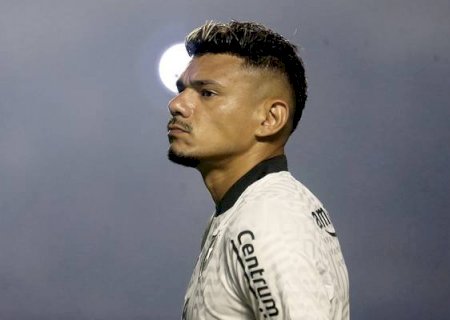 Reforço do Santos, Tiquinho Soares faz exames no CT e diz: 'É um sonho vestir a camisa do Rei'