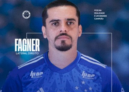 Cruzeiro oficializa o corintiano Fagner e o meia Eduardo, ex-Botafogo