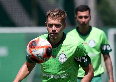 Bruno Fuchs treina com elenco, mas desfalca o Palmeiras contra São Paulo