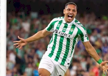 Flick evita falar sobre saída de Vitor Roque para o Palmeiras: ‘Ele decidiu deixar o clube’