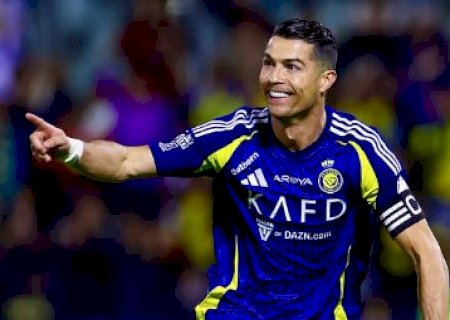 Cristiano Ronaldo faz 40 anos como artilheiro e almejando milésimo gol