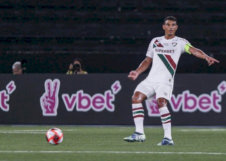 Thiago Silva segue com dores, e Mano deve fazer mudanças na zaga do Flu
