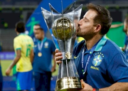 Ramon Menezes festeja conquista do Sul-Americano sub-20 pela Seleção