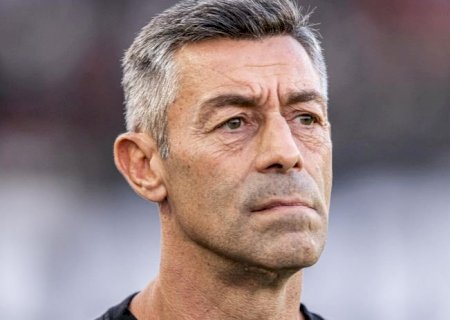 A boa atuação de Neymar e vitória por 3 a 0 não serviram para deixar o técnico Pedro satisfeito