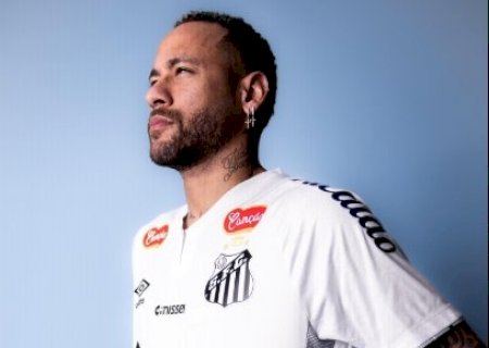 Como foi o 1º dia de Neymar no Santos: viagem, festa, choro ao falar do pai e camisa 10 do Rei