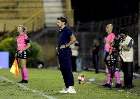 Abel diz que Palmeiras fez jogo difícil parecer fácil e revela conversa com Vitor Roque