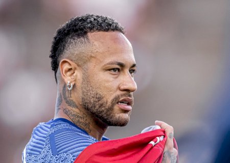Neymar passa por exame e tem incômodo na coxa monitorado pelo Santos