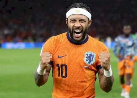 Memphis marca, mas vê a Espanha avançar na Liga das Nações