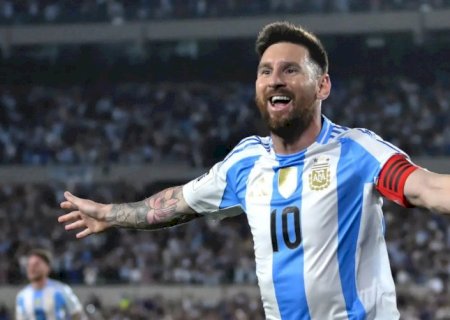 O meio-campista argentino Leandro Paredes desabafou sobre a sua relação com o craque Messi