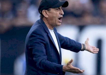 Ramón Díaz elogia obediência tática do Corinthians: ‘Jogos se ganham taticamente’