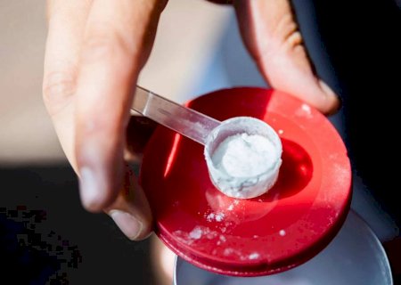 Creatina pode ajudar na perda de massa muscular dos mais velhos? Conheça benefícios