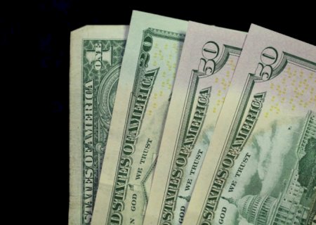 Dólar fecha a R$ 5,79 com rumos da guerra comercial e PIB