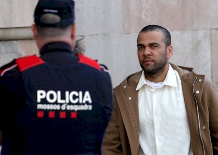 Daniel Alves é processado pelo Pumas, do México, por quebra de contrato