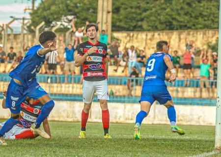 Ivinhema goleia Águia Negra e vai à final após 10 anos