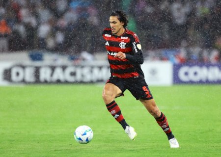 Pedro avança em ganho de minutagem e está perto de voltar a ser titular do Flamengo