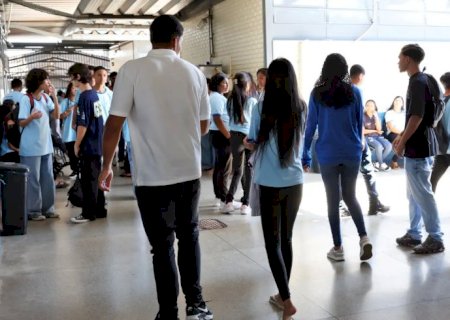 Pé-de-Meia: alunos nascidos em novembro e dezembro recebem 1ª parcela
