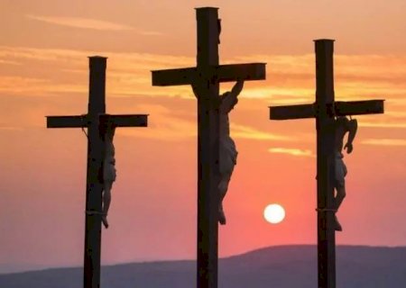 O que aconteceu com a cruz em que Jesus morreu?