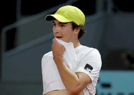 João Fonseca deixa escapar vitória contra 12º do mundo e é eliminado do Madrid Open