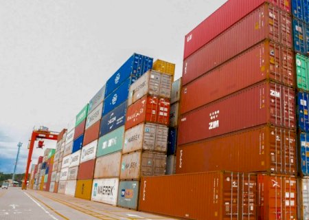 Balança comercial tem superávit de US$ 8,15 bilhões em abril