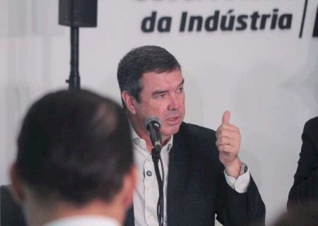 Riedel e comitiva do governo acompanham leilão da Rota da Celulose