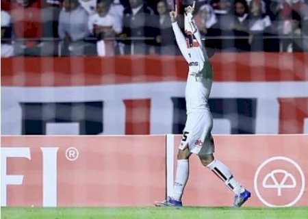 Lucca curte no São Paulo: ‘Noite mágica, sonho de criança’