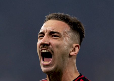 Zagueiro-artilheiro, Léo Ortiz mira recorde no Flamengo e crê que Ancelotti também terá olho para futebol no país