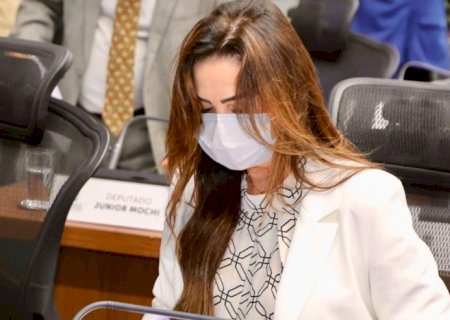 Mara Caseiro solicita veículos elétricos para agentes de saúde de Coxim
