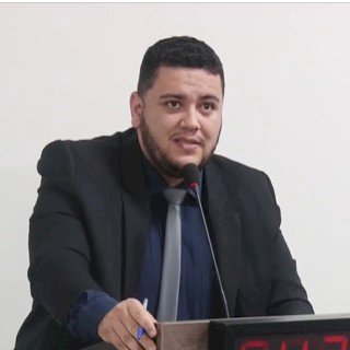 Vereador Fábio de Mello solicita abertura da nova quadra para treinos e uso da comunidade