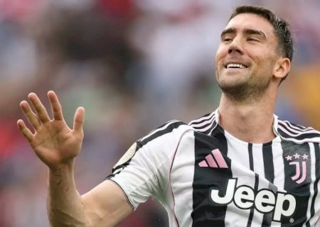 Diretor do Flamengo revela interesse em atacante da Juventus