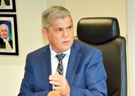 Conselheiro corre risco de despejo com reforço policial em condomínio de luxo