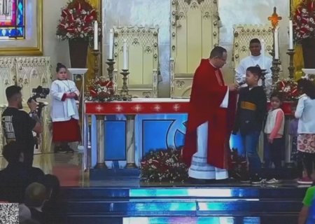 Criança viraliza ao pedir a padre que Palmeiras não seja campeão da Copa do Mundo de Clubes