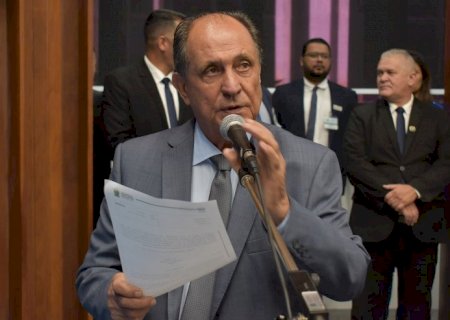 Zé Teixeira solicita investimentos na educação em Dourados e Ivinhema