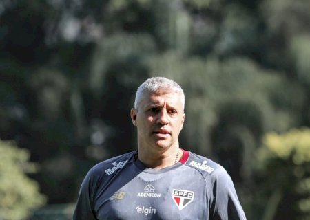 São Paulo recebe sugestões de Crespo e monta lista de prioridades para reforçar elenco