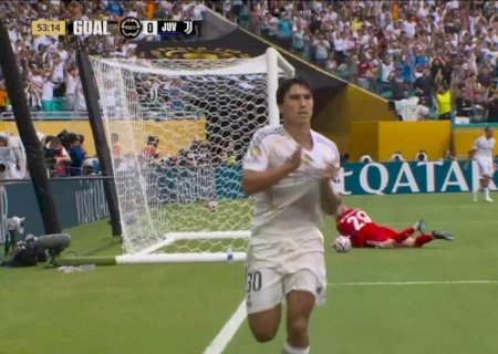 Ex-Real Madrid revela lado 'super-humano' de Cristiano Ronaldo: 'Comprou celular para todos'