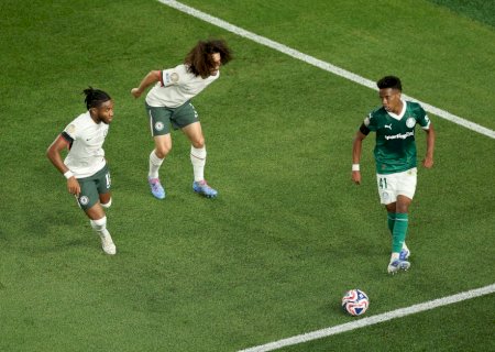 Emocionado, Estêvão diz que está com 'coração quebrado' após eliminação do Palmeiras